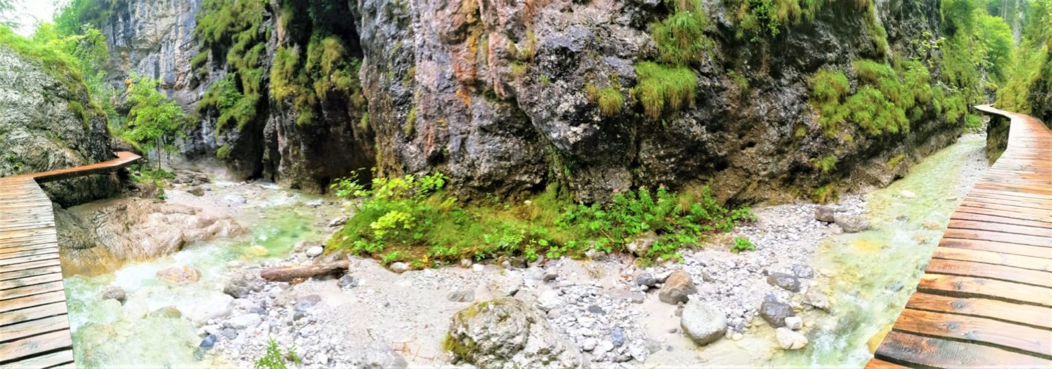 Gebirgsbach in der Klamm