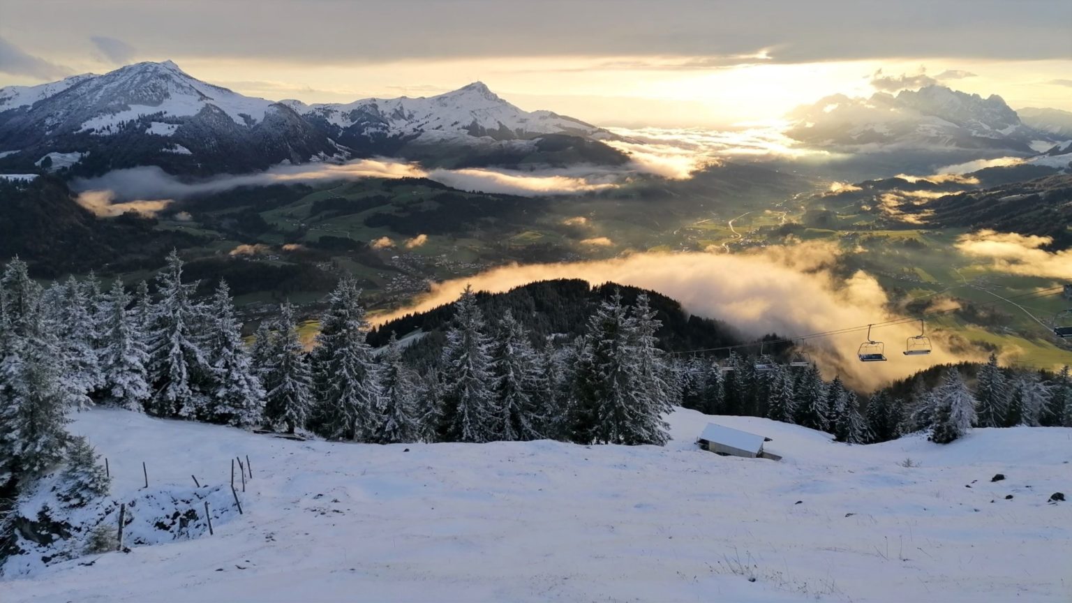 Sonnenuntergang bei Schnee